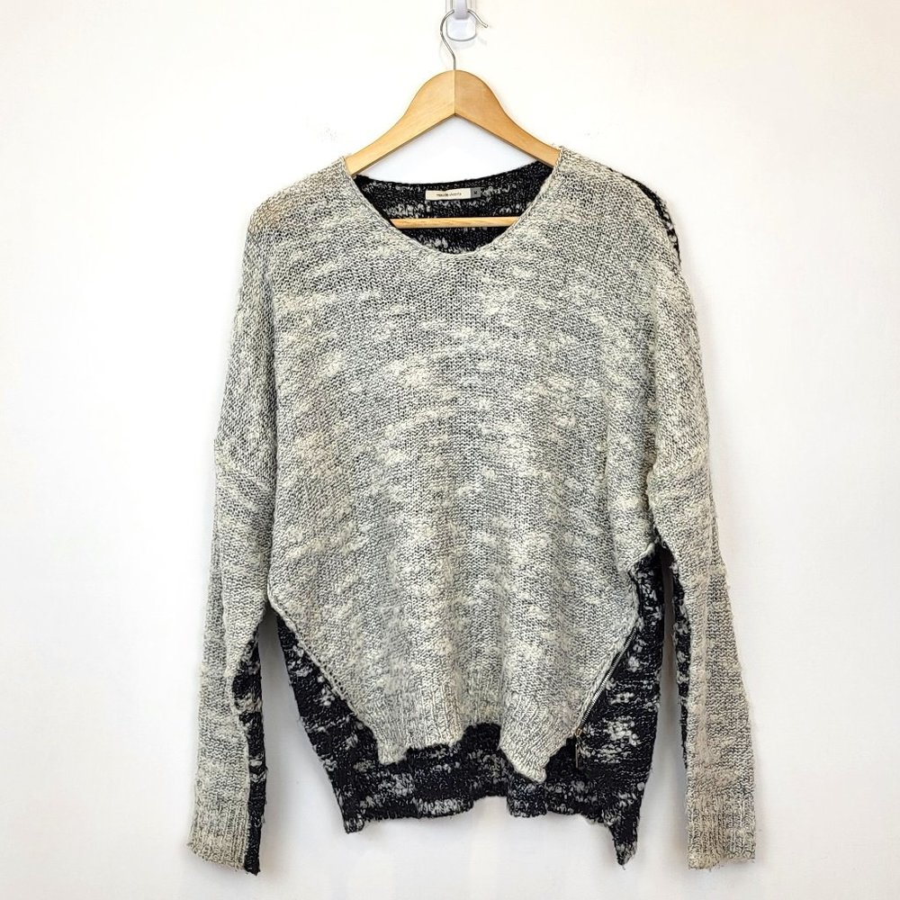 Maude Vivante Silver Black 2 Tone Metallic Long Sleeve Sweater, Size Medium, GUC